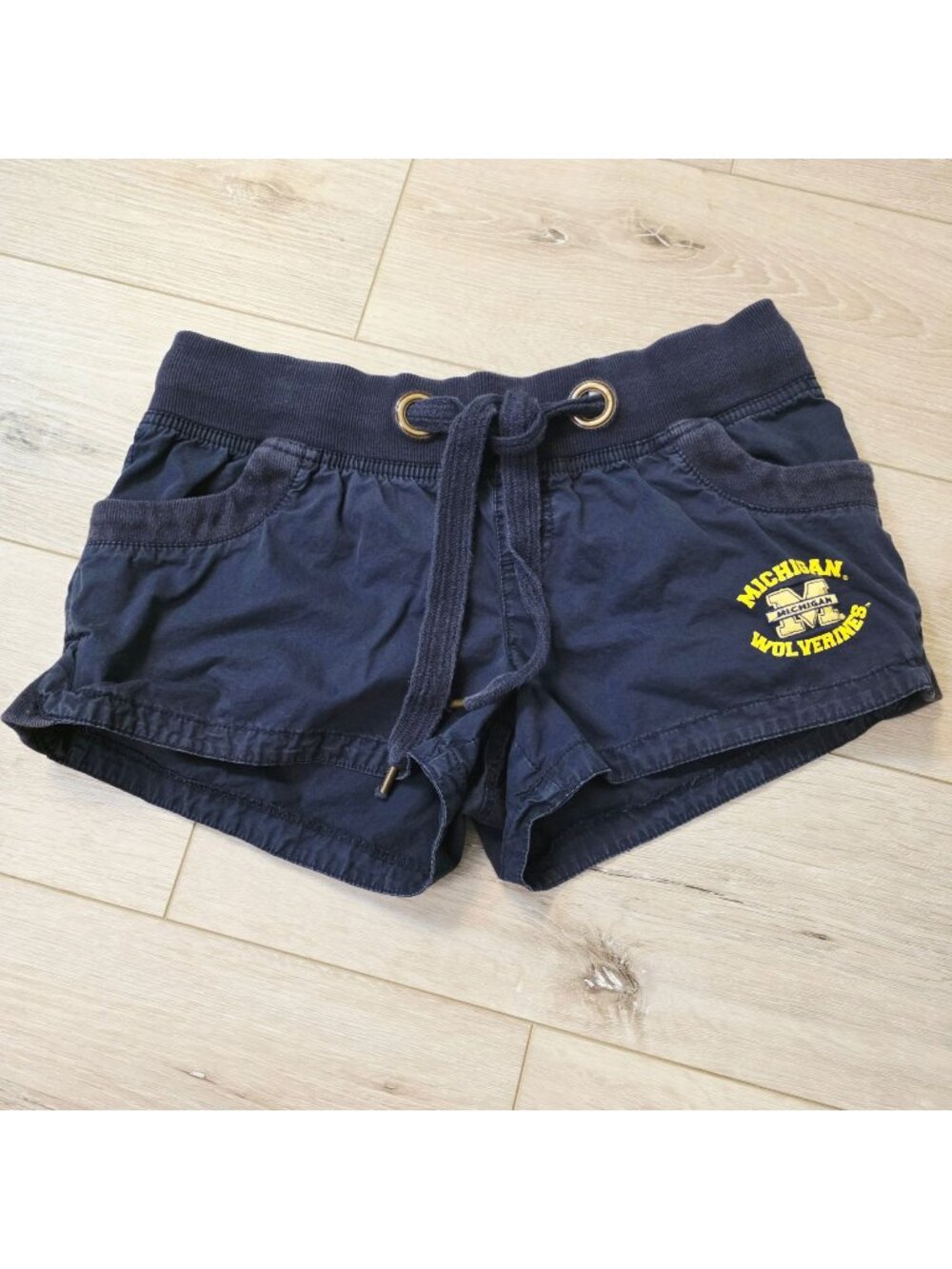 Casual Collegiate Y2K Athleisure Michigan Wolverines Drawstring Shorts Sz M